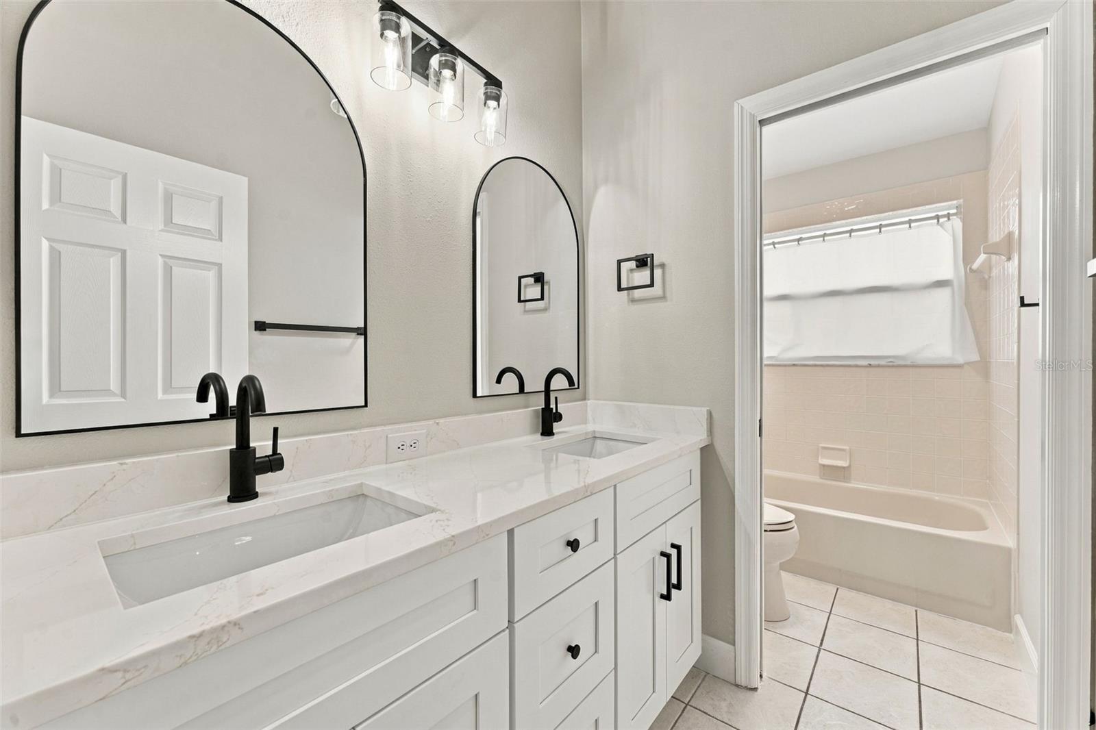 10102 VISTA POINTE DR