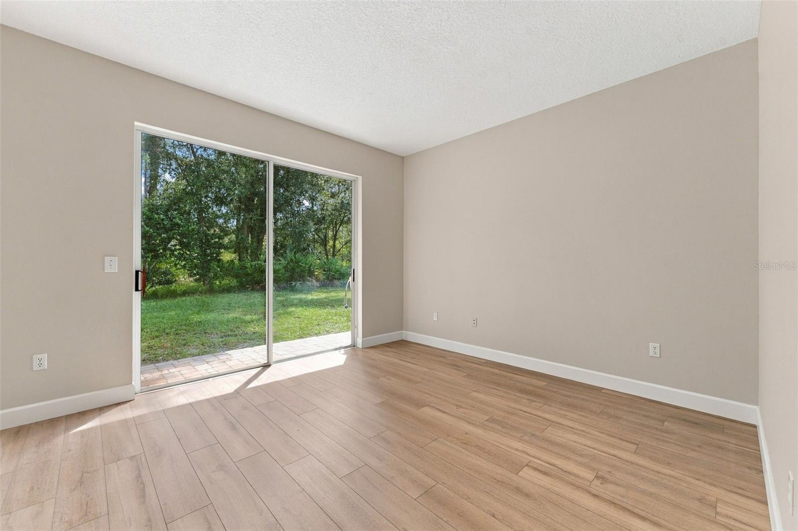 10102 VISTA POINTE DR