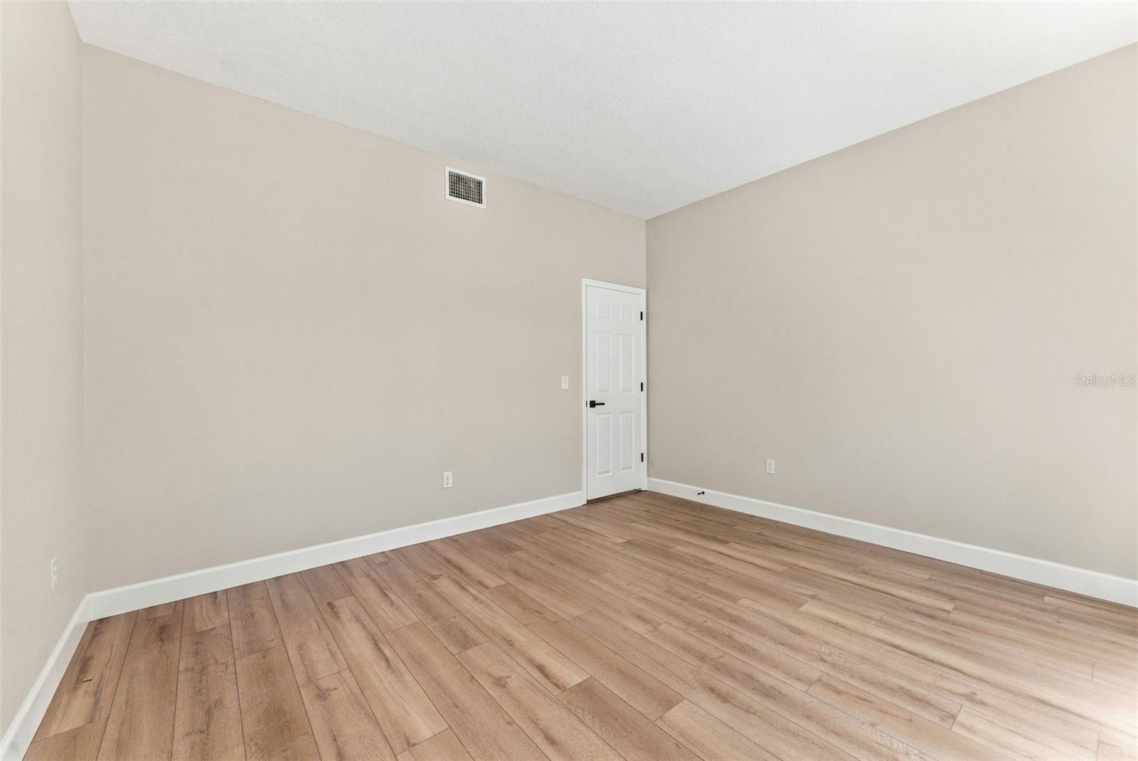 10102 VISTA POINTE DR