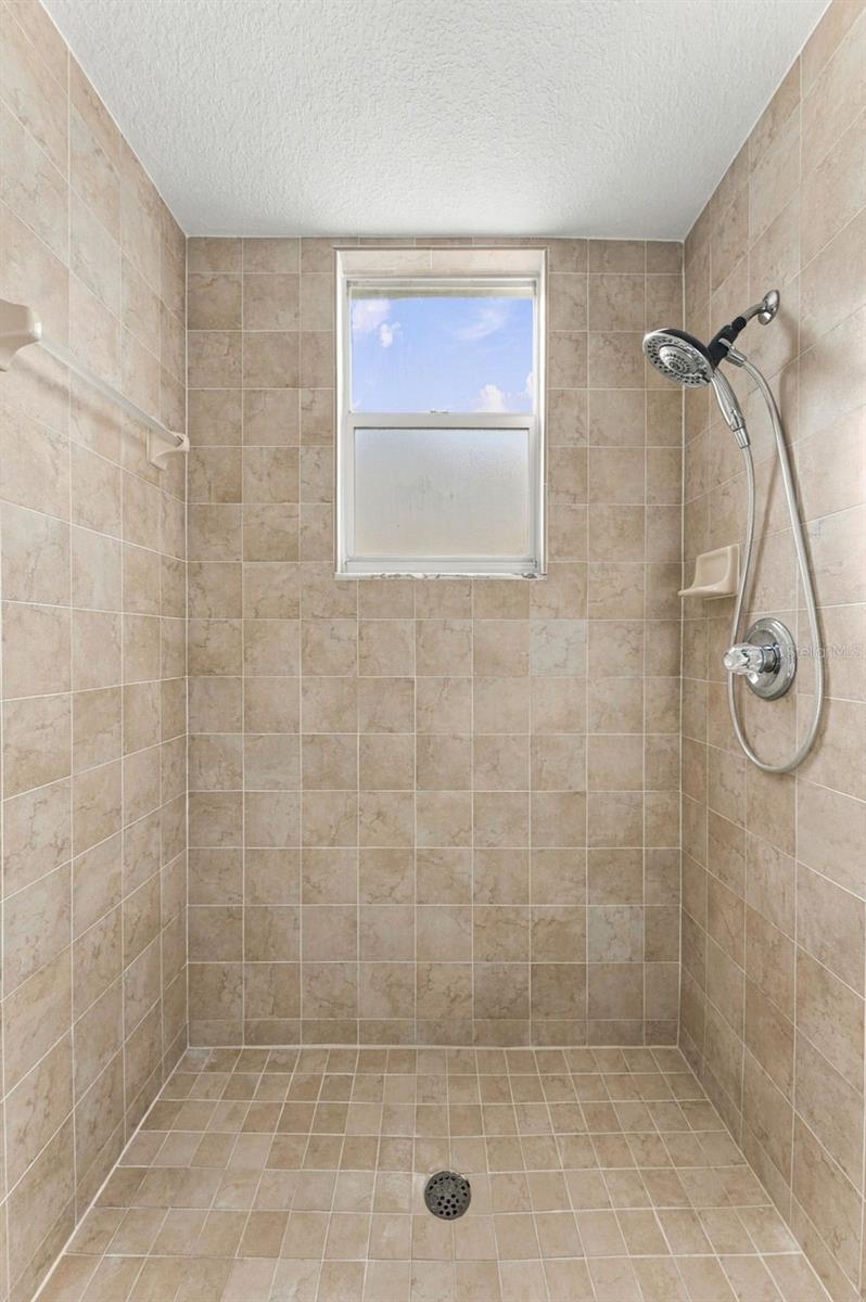 10102 VISTA POINTE DR