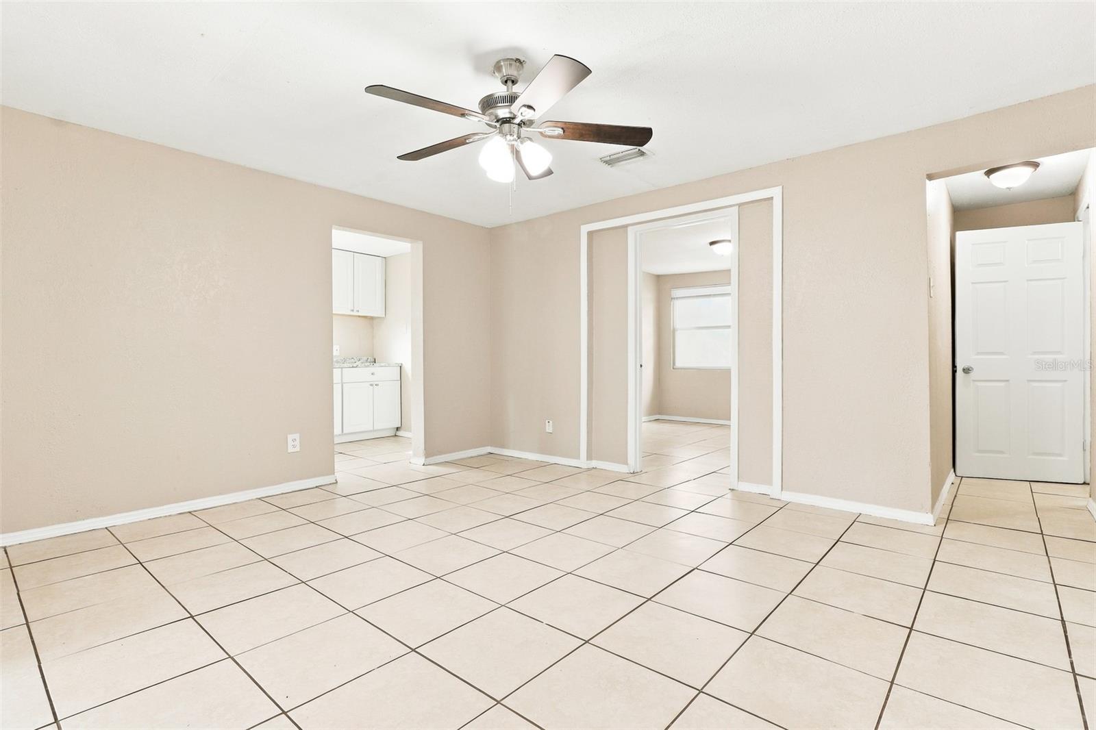 2313 W RIO VISTA AVE