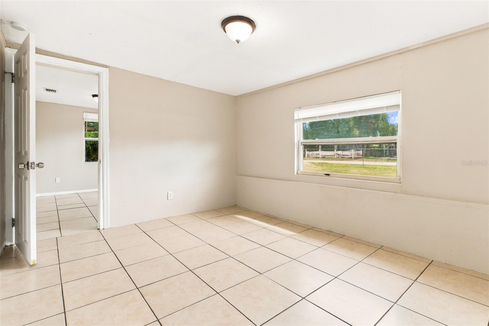 2313 W RIO VISTA AVE