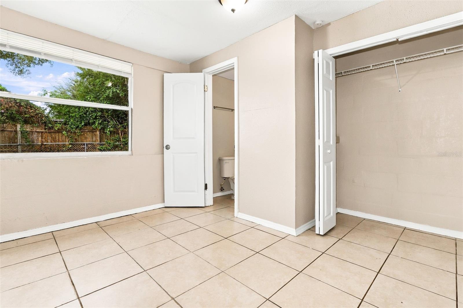 2313 W RIO VISTA AVE