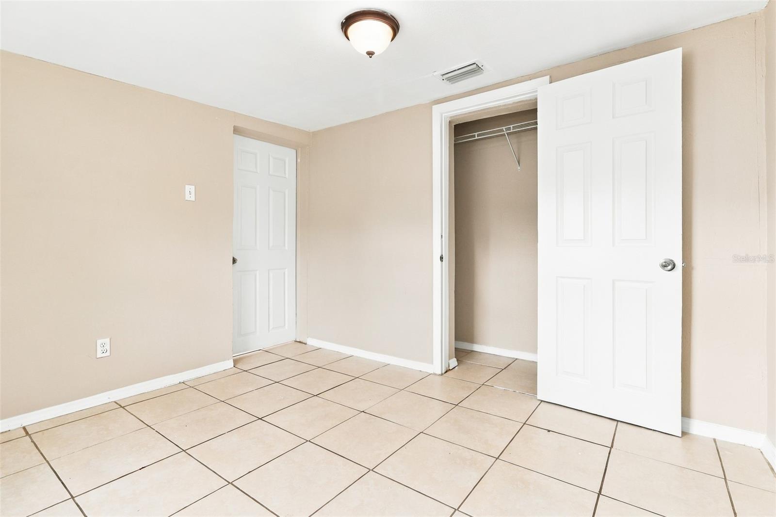 2313 W RIO VISTA AVE