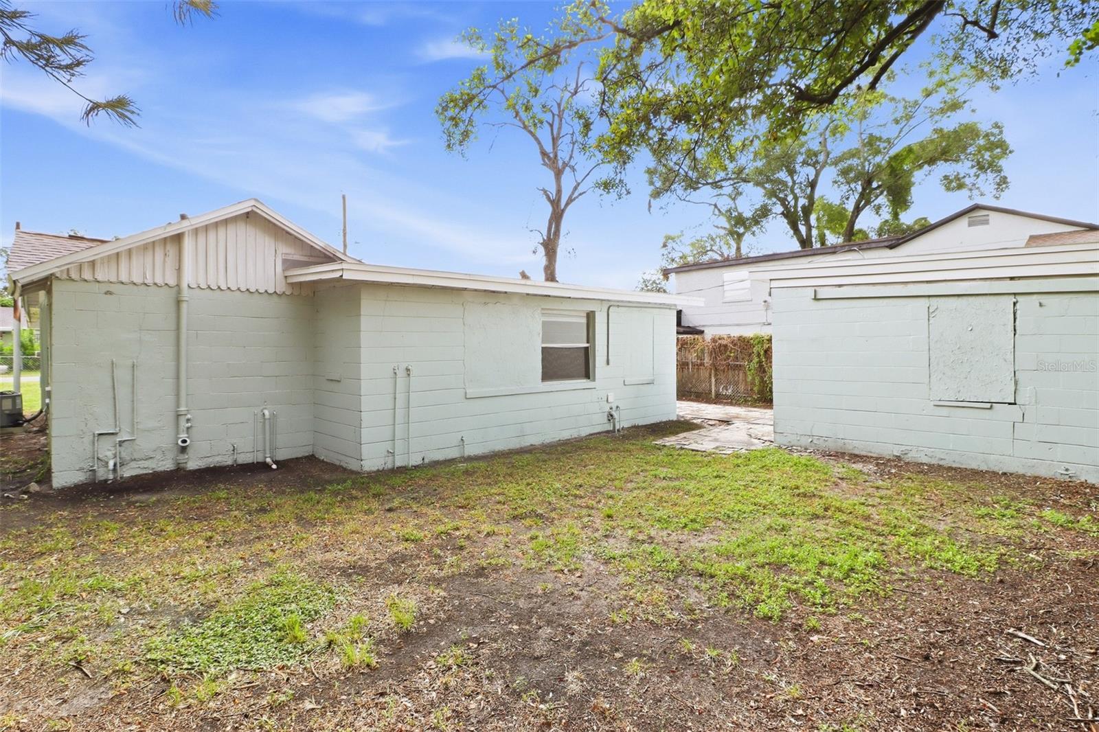 2313 W RIO VISTA AVE