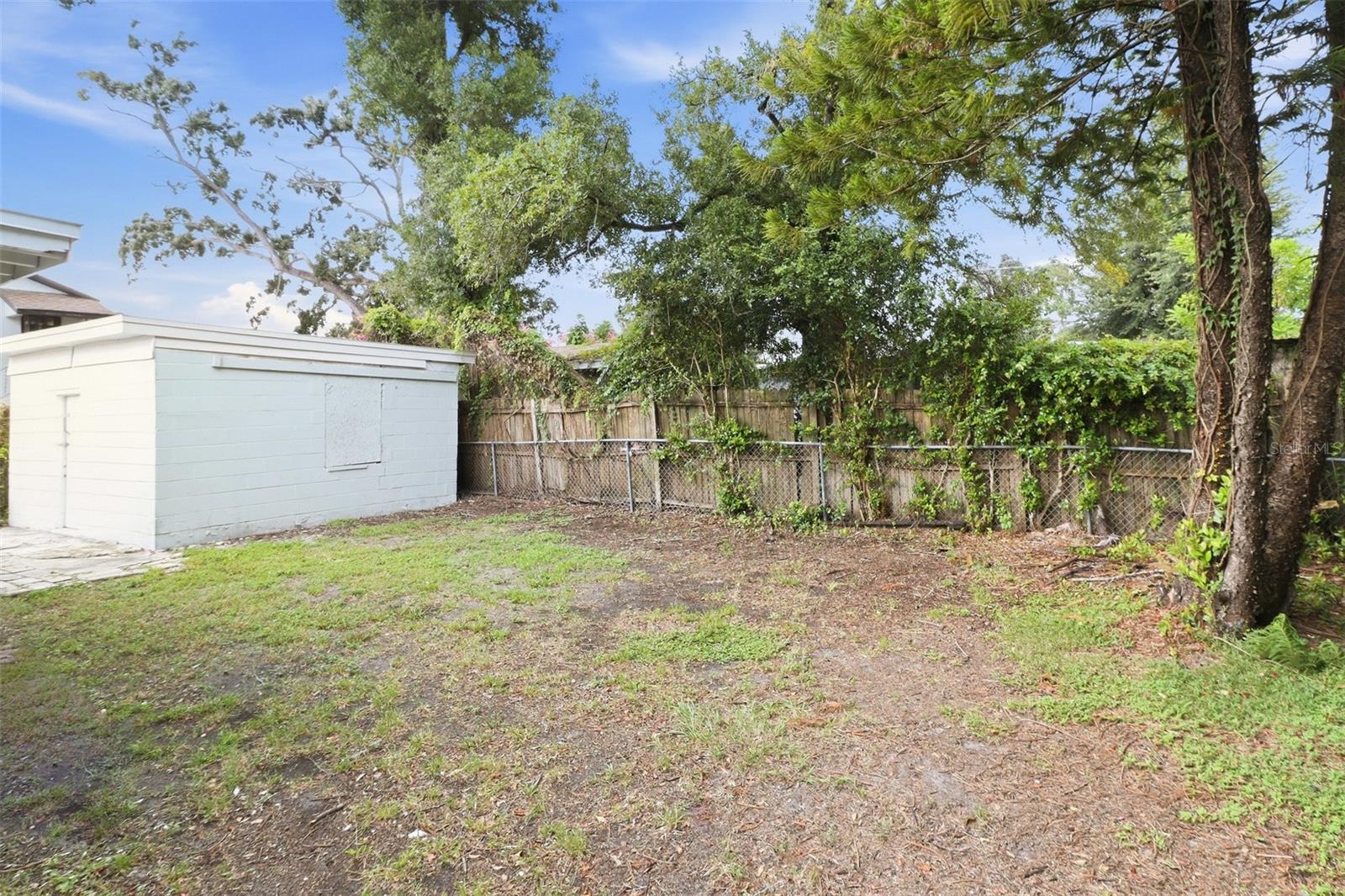 2313 W RIO VISTA AVE