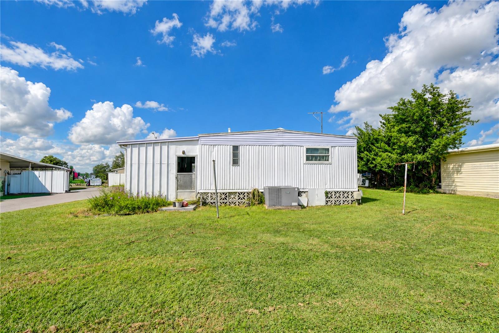 4710 WINDY LN