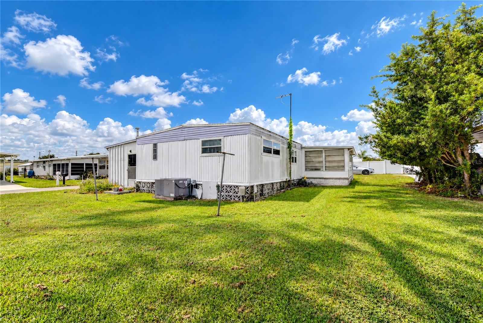 4710 WINDY LN