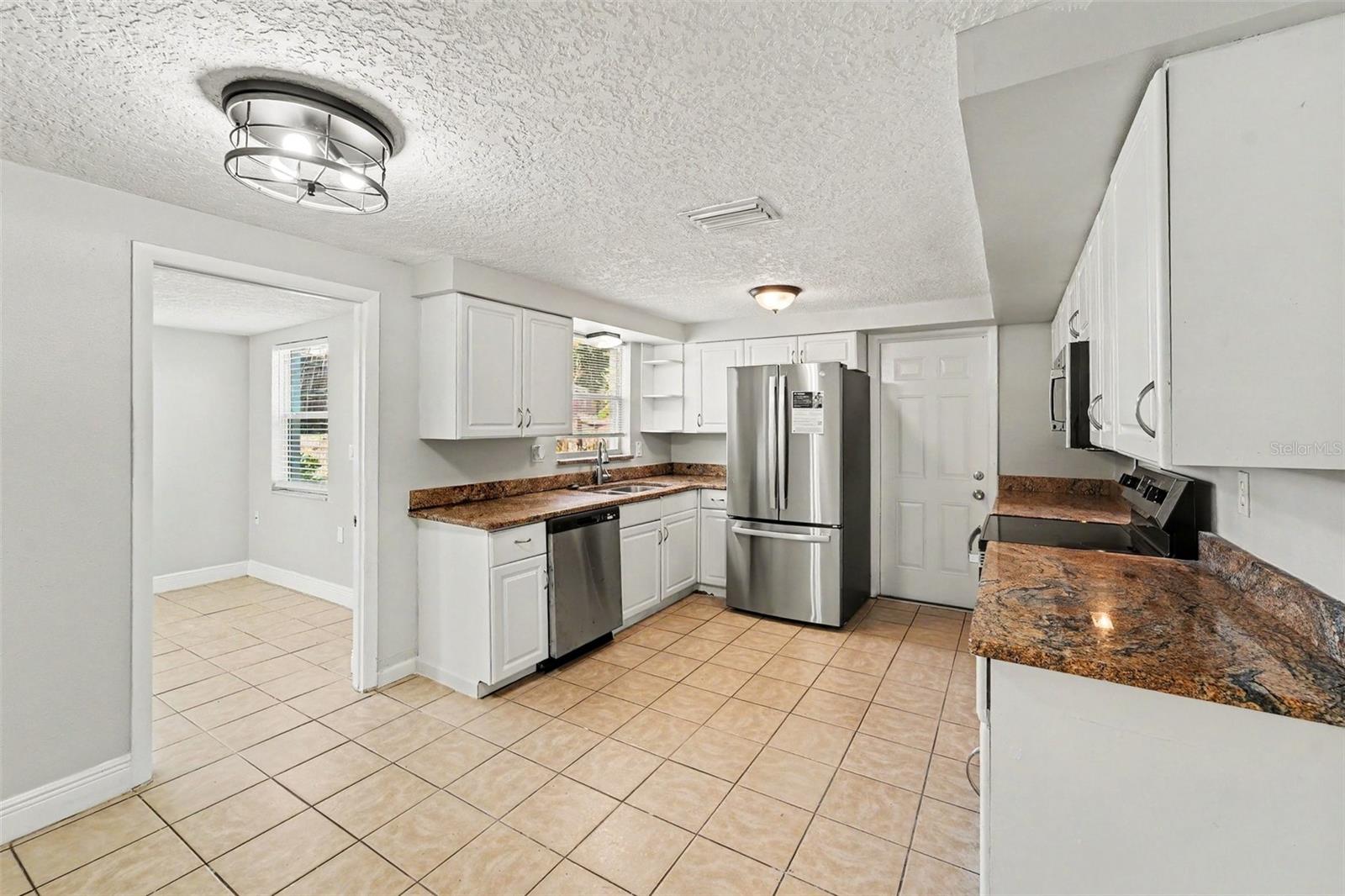 1539 PLUM TREE RD