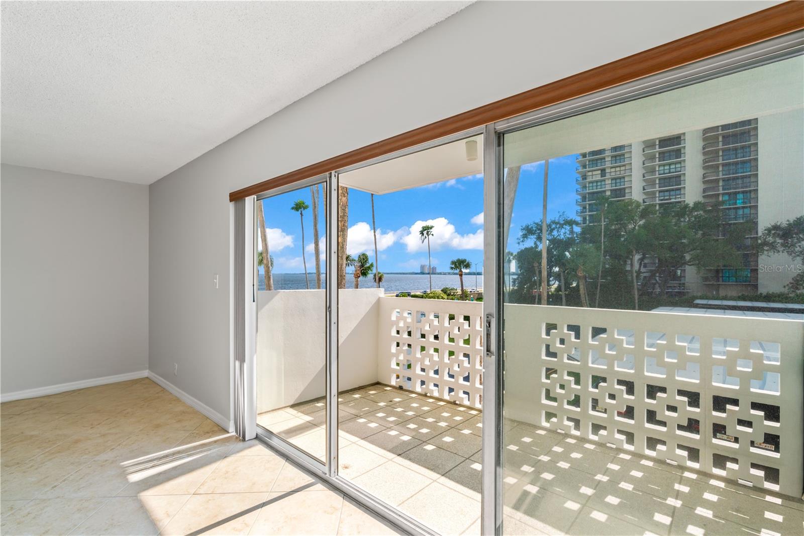 2401 BAYSHORE BLVD #212