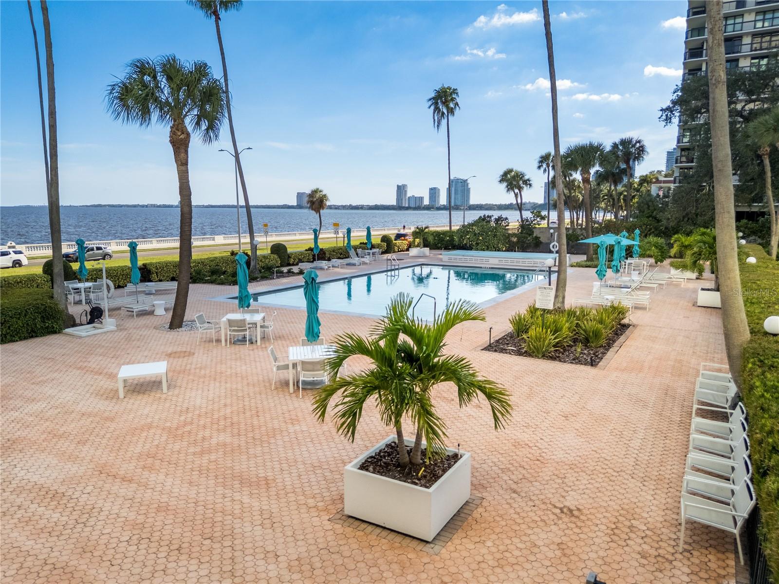 2401 BAYSHORE BLVD #212