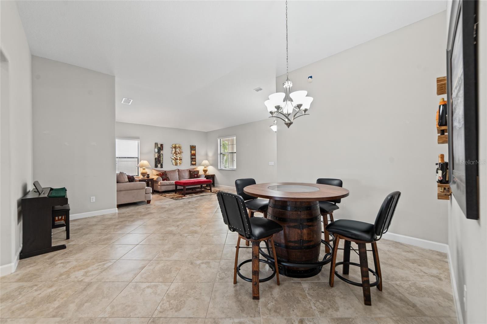 9912 SMARTY JONES DR