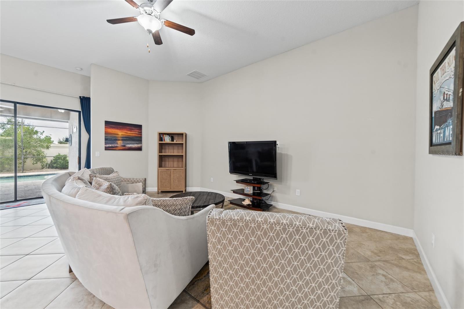 9912 SMARTY JONES DR