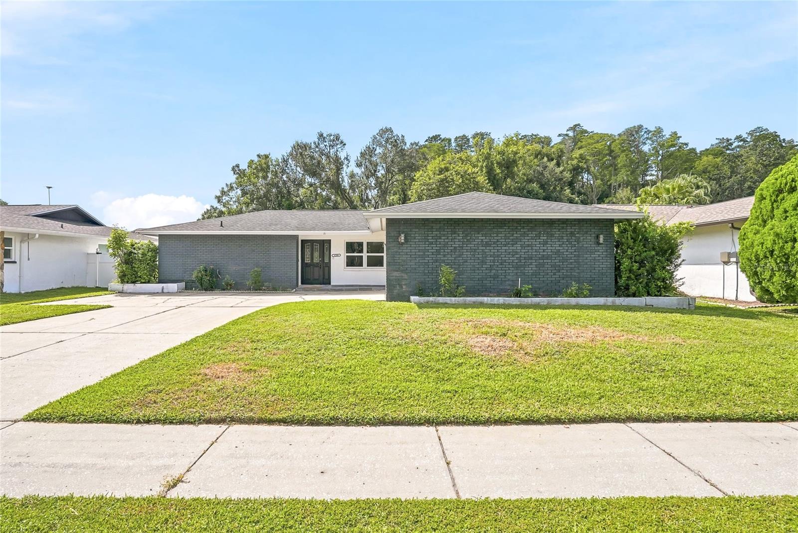 4206 WINDTREE DR