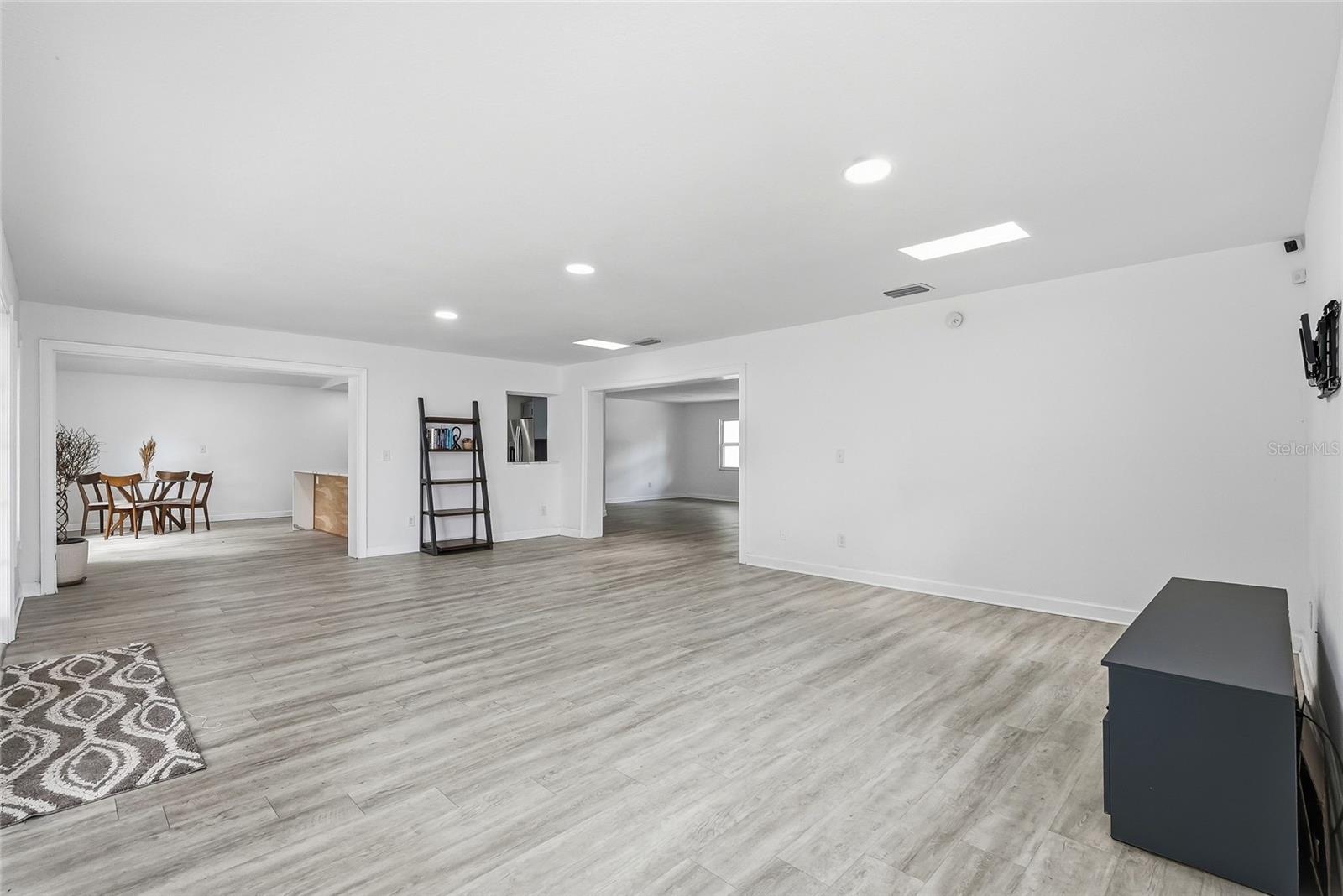4206 WINDTREE DR