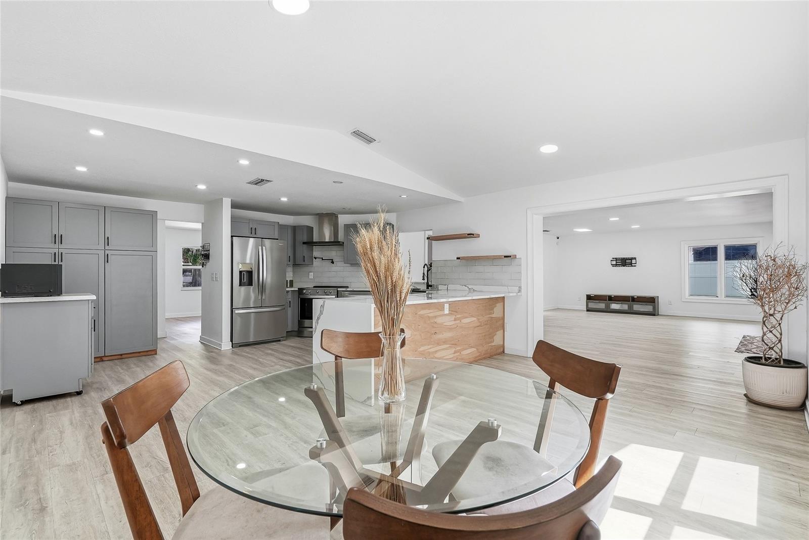 4206 WINDTREE DR
