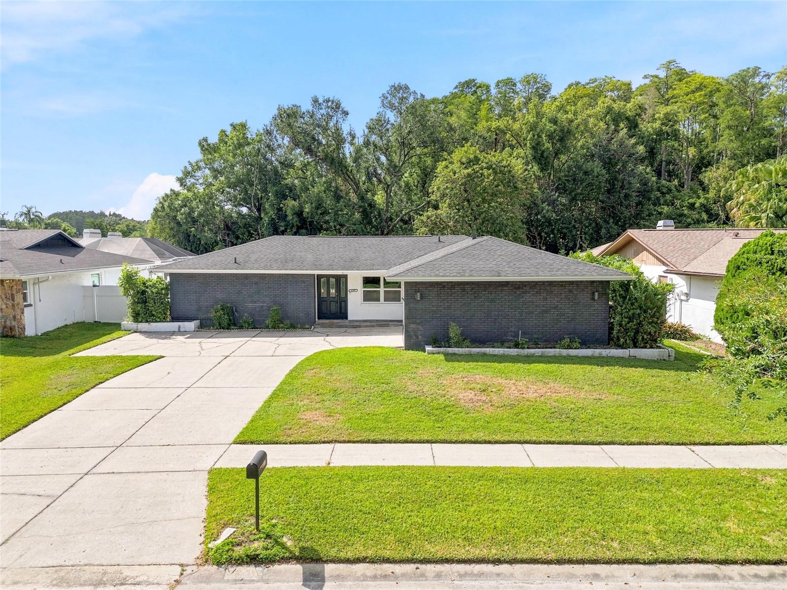 4206 WINDTREE DR
