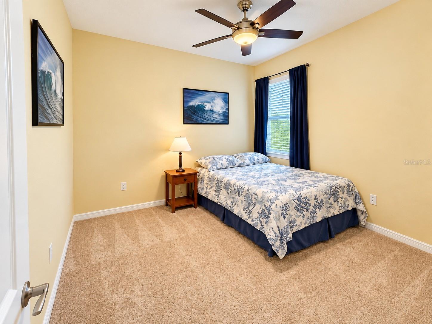3748 ROUND TABLE CT