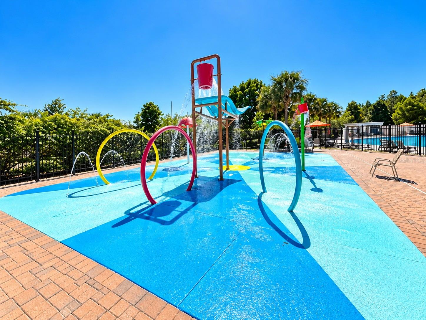 3748 ROUND TABLE CT