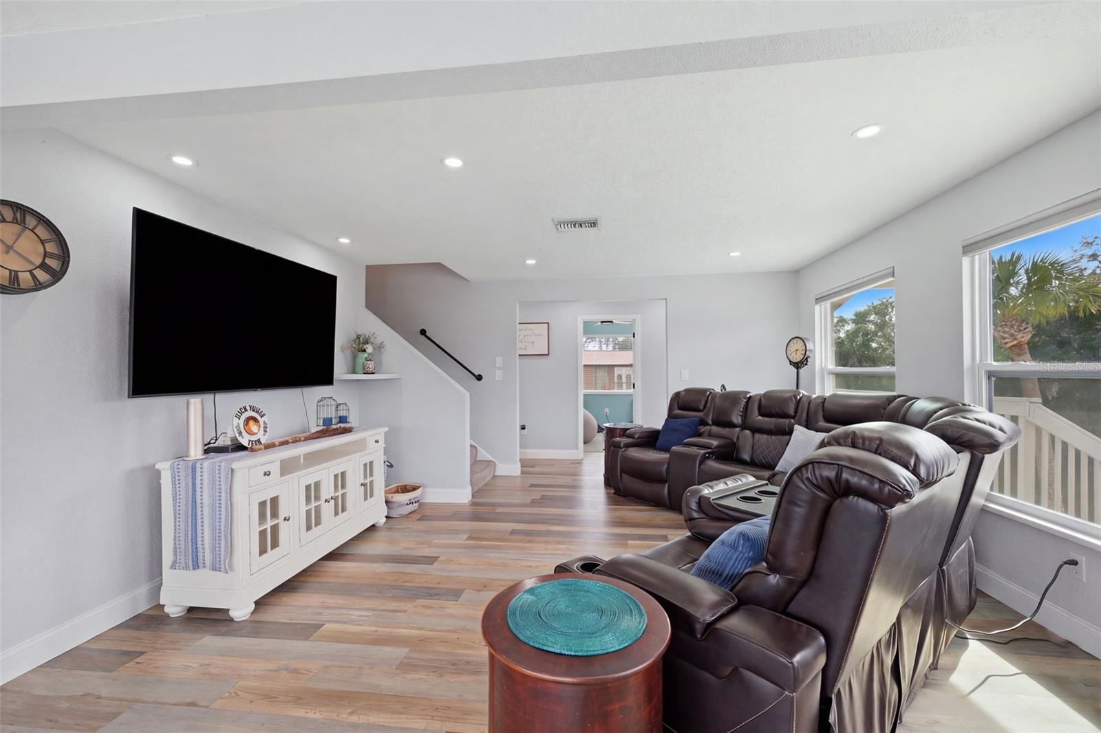 14523 BARLOW LN