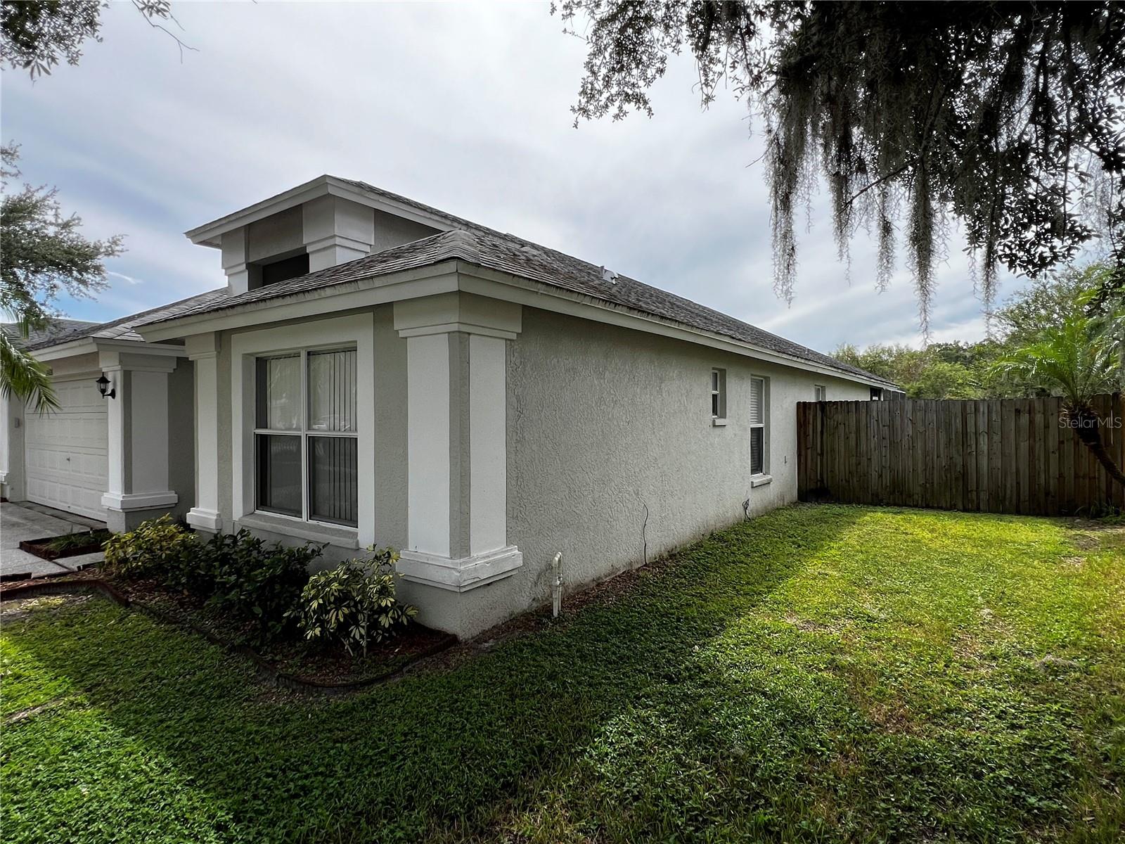 27606 SKY LAKE CIR