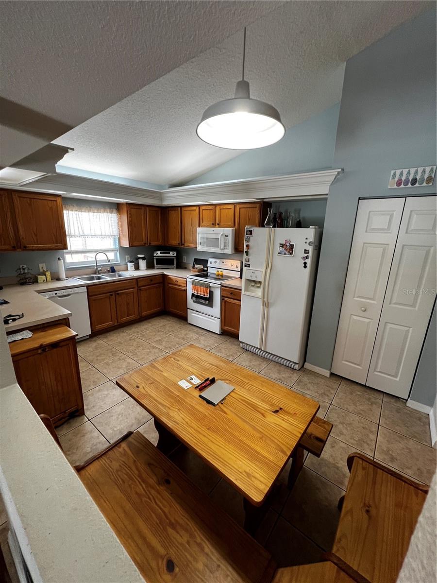 27606 SKY LAKE CIR