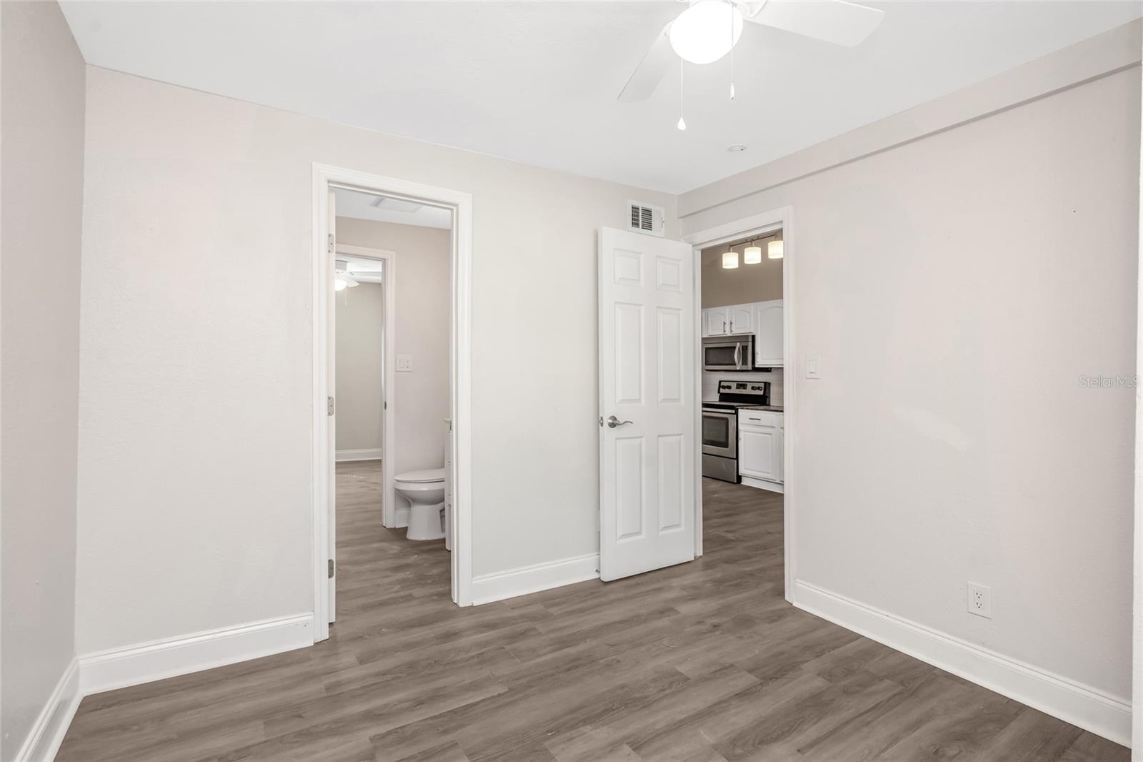 1703 E NEW ORLEANS AVE