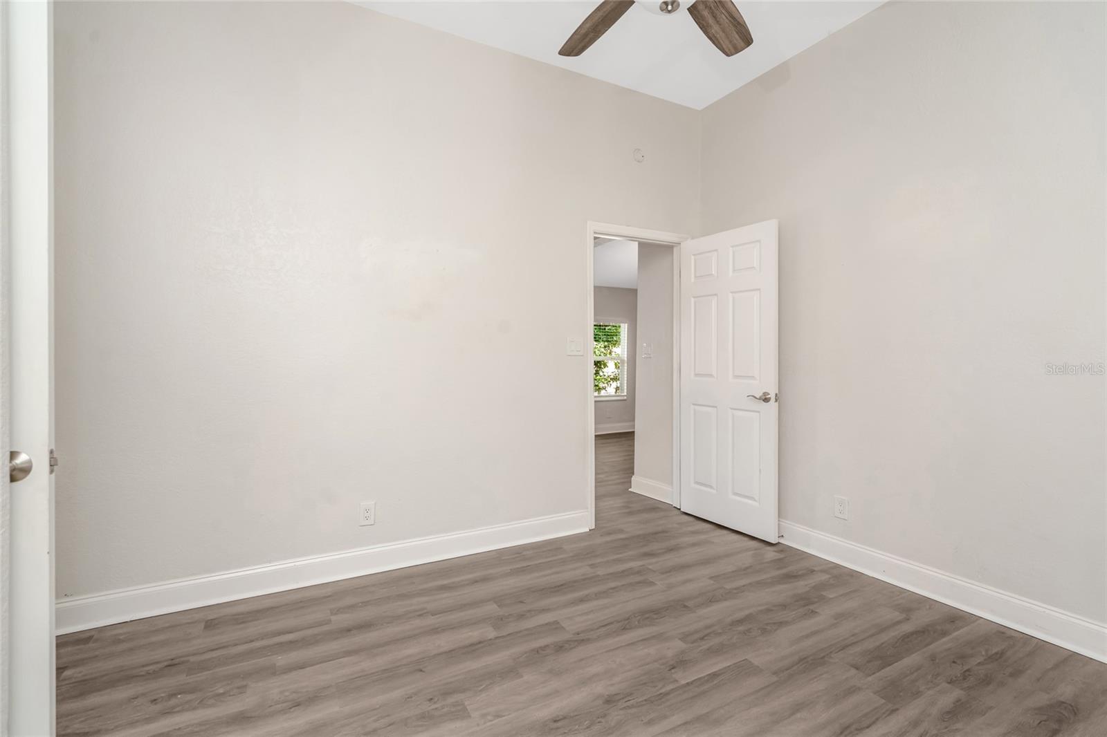 1703 E NEW ORLEANS AVE
