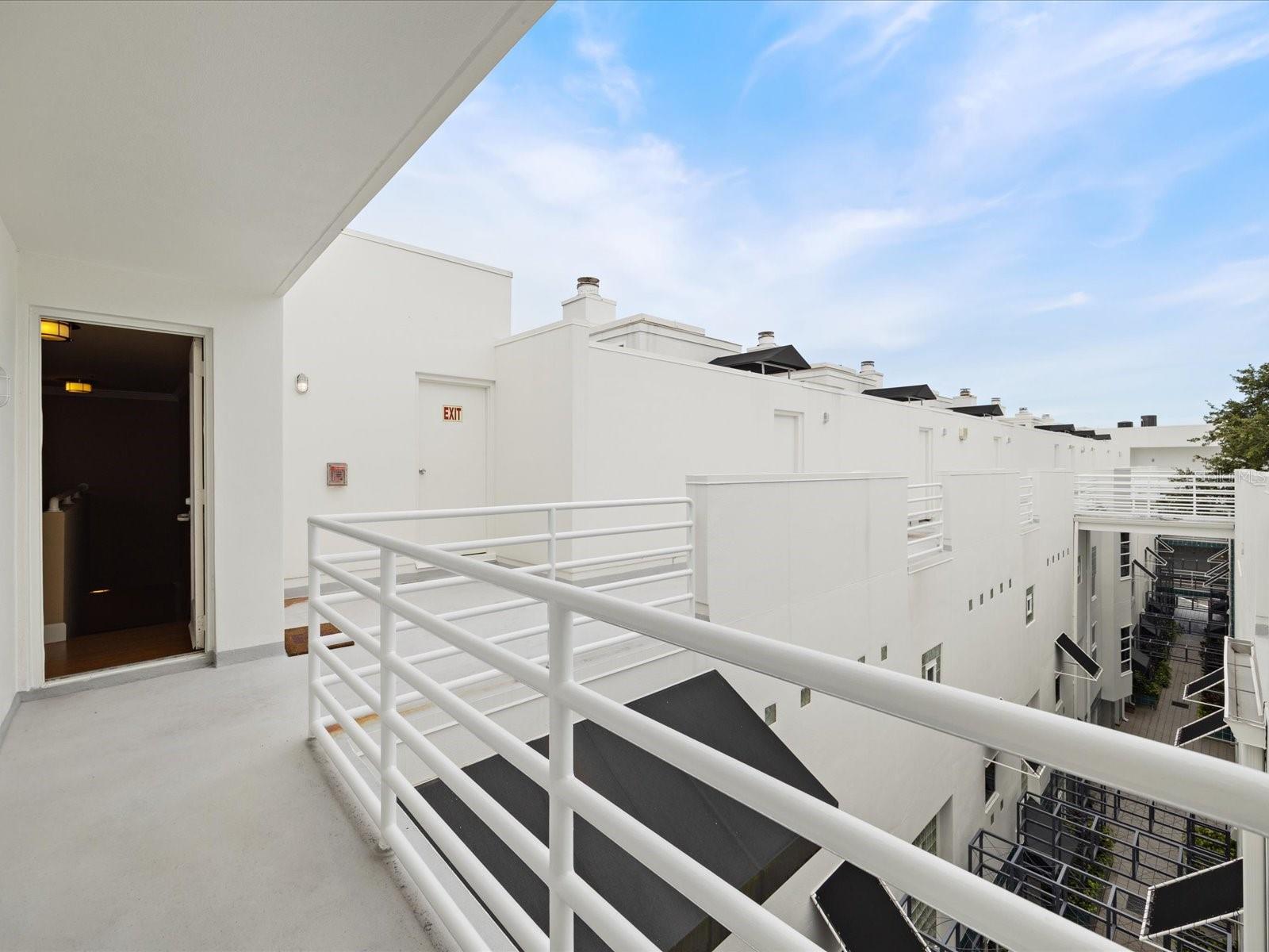 4950 BAYSHORE BLVD #28