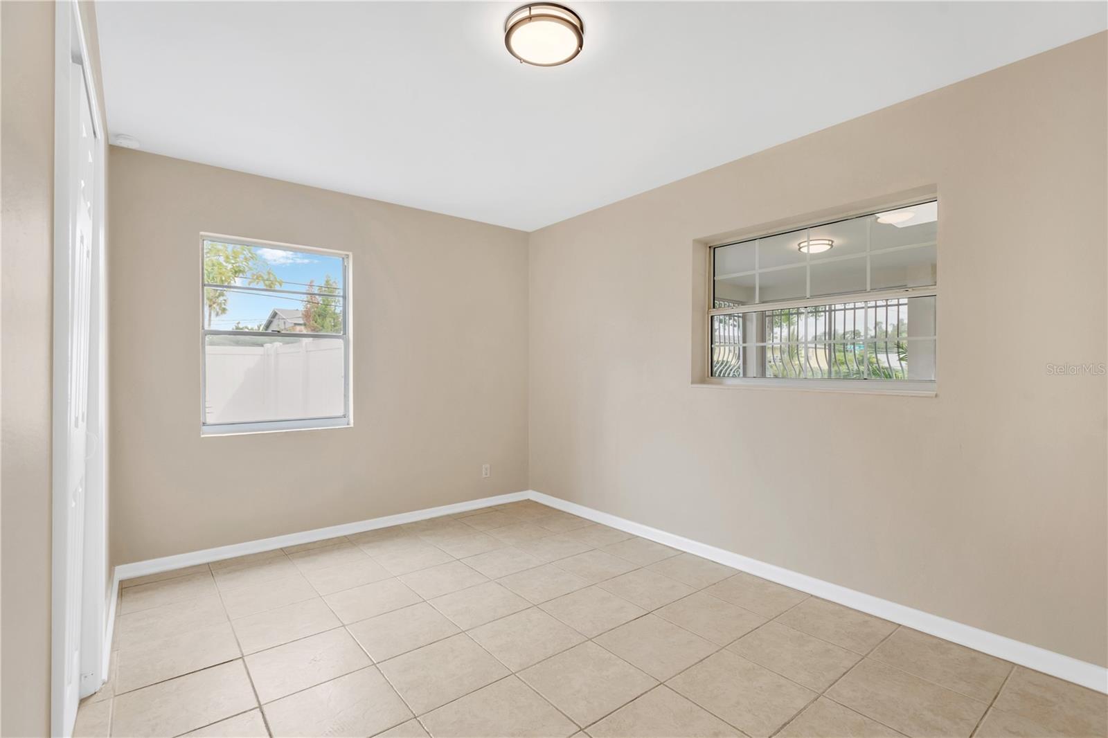 3501 W PRICE AVE