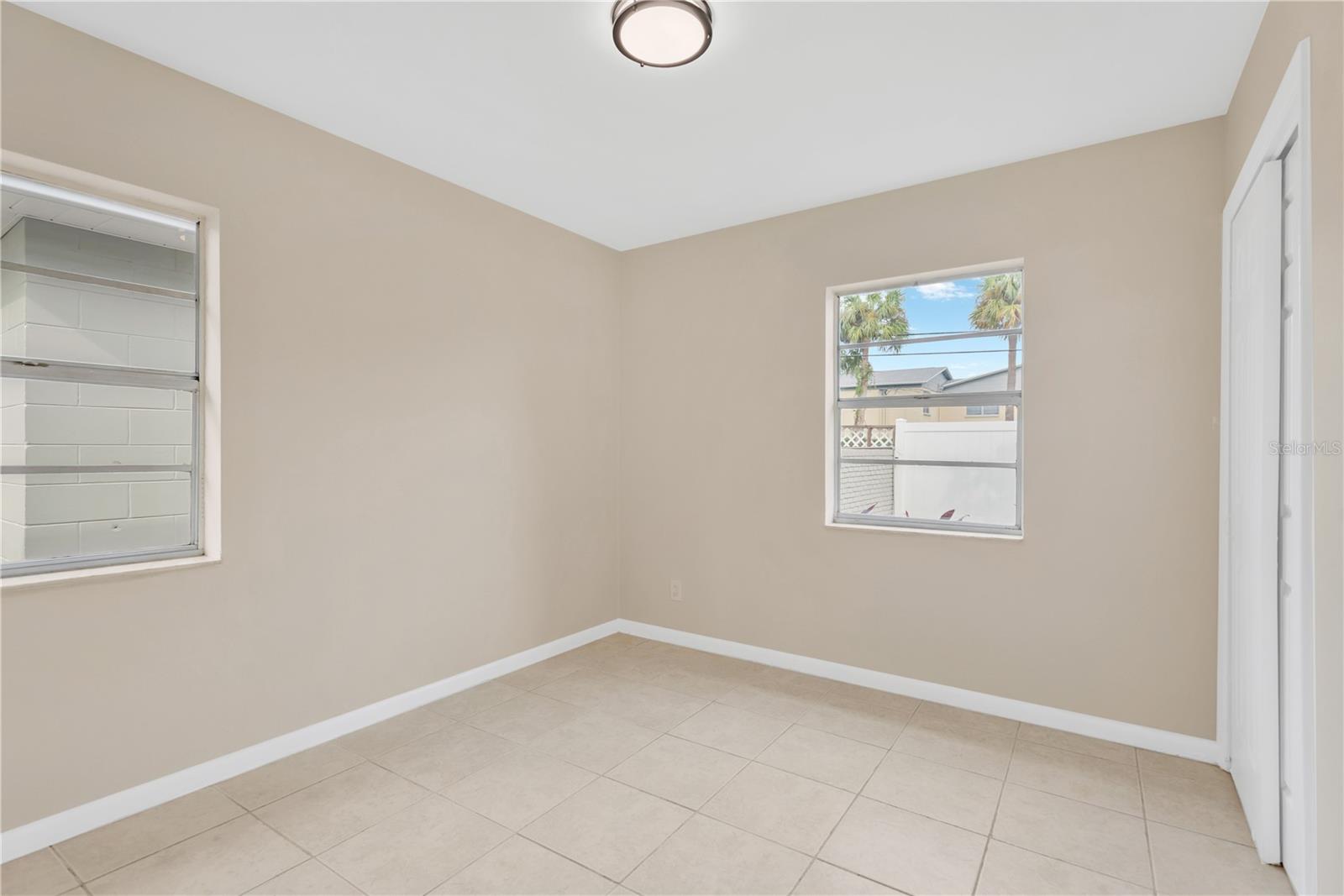 3501 W PRICE AVE