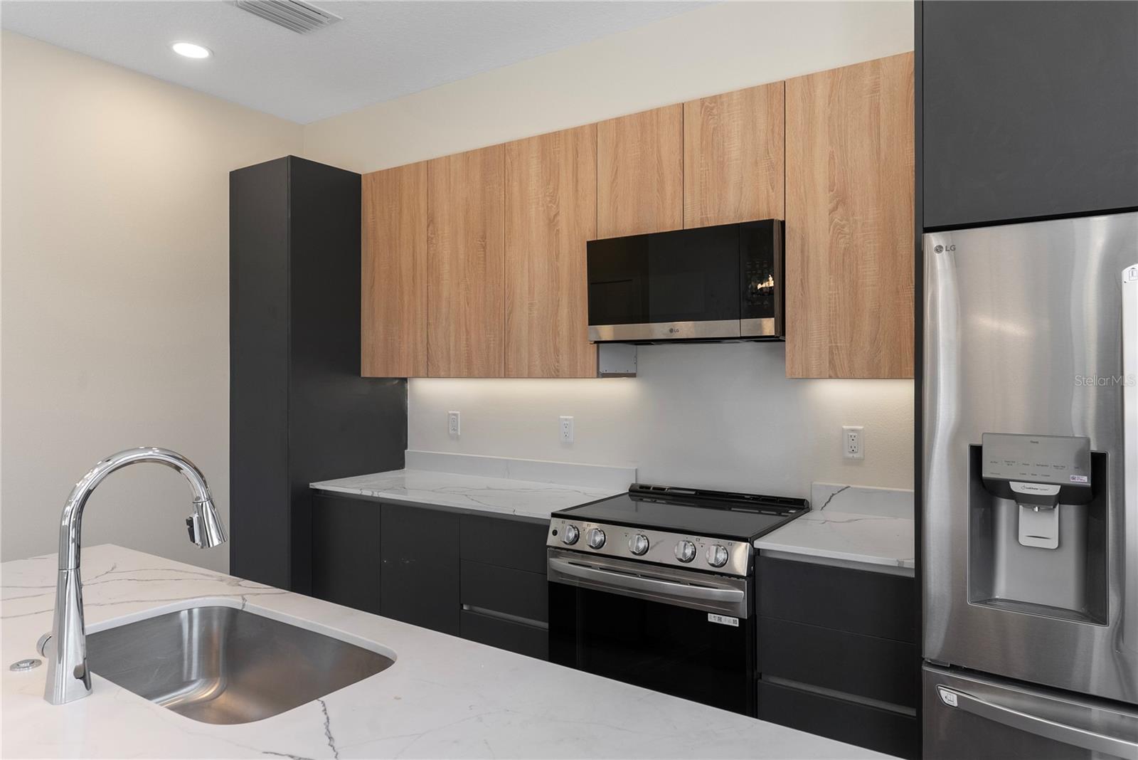 8405 MODANO PL