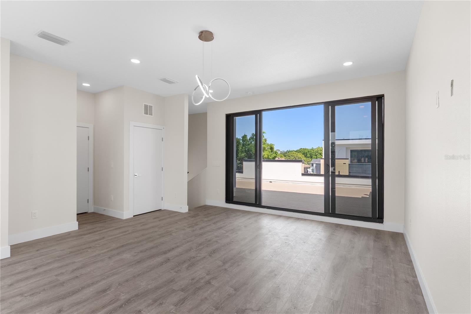 8405 MODANO PL