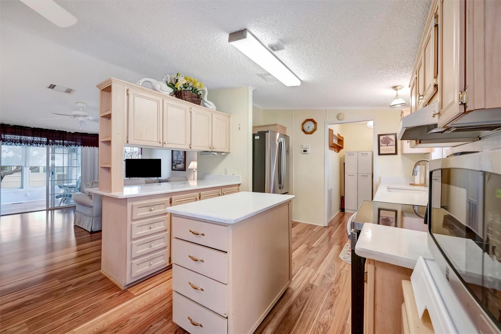 211 S PORT ROYAL LN #523