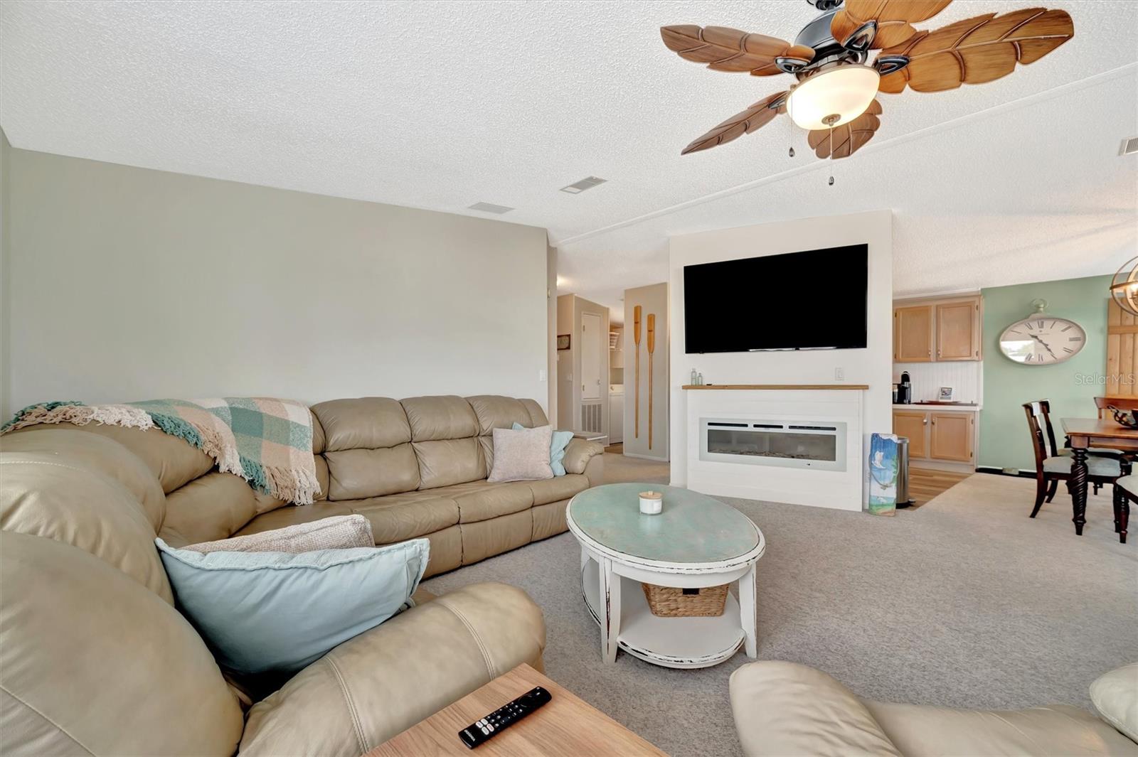 119 E SAINT JOHNS WAY