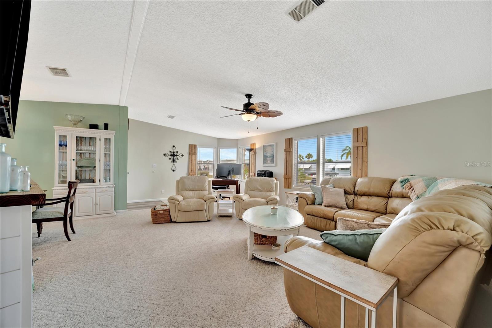 119 E SAINT JOHNS WAY