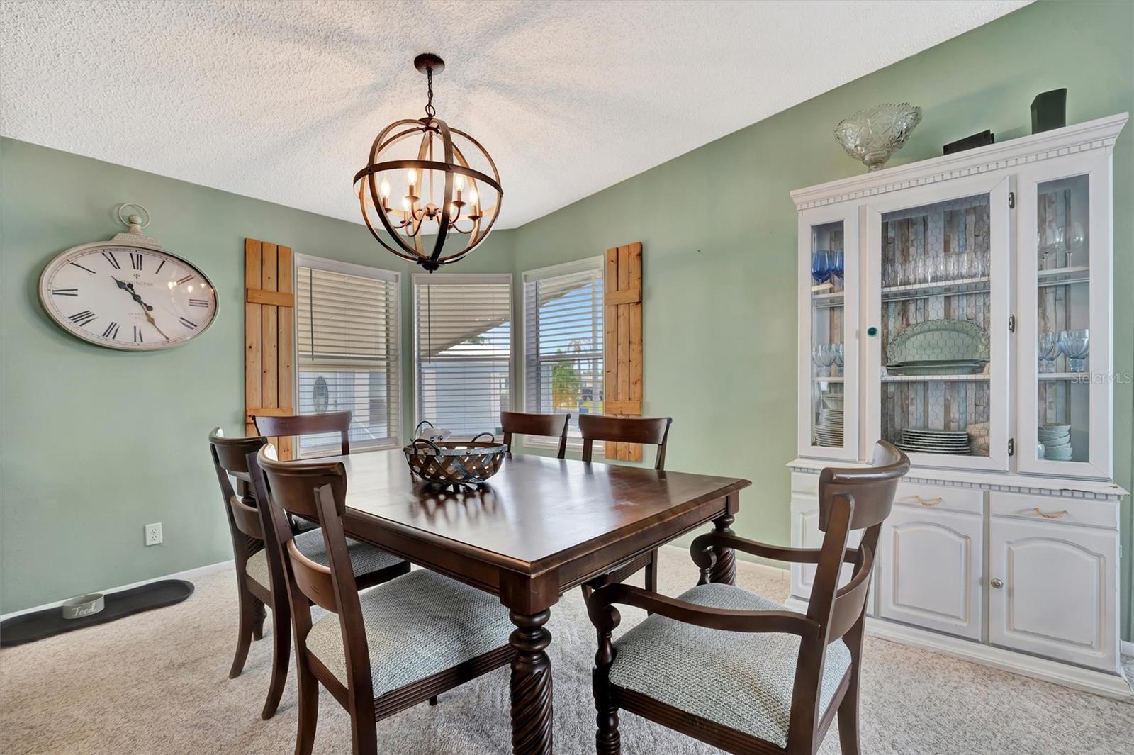 119 E SAINT JOHNS WAY