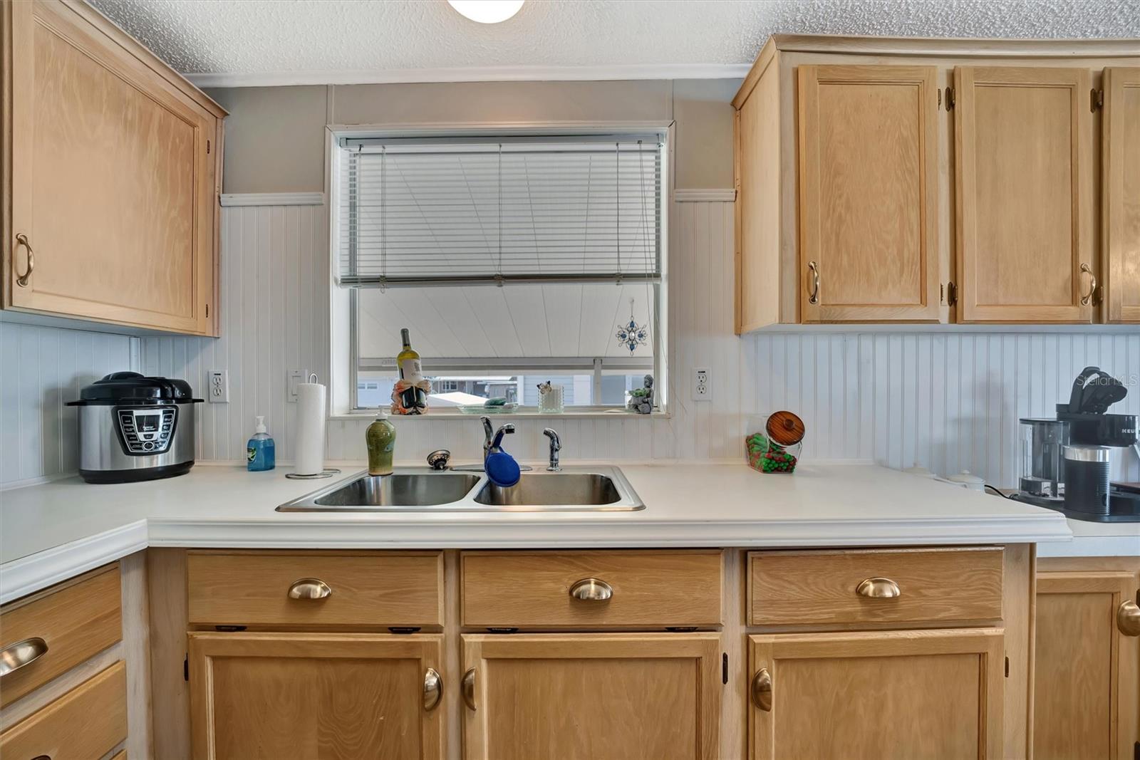 119 E SAINT JOHNS WAY
