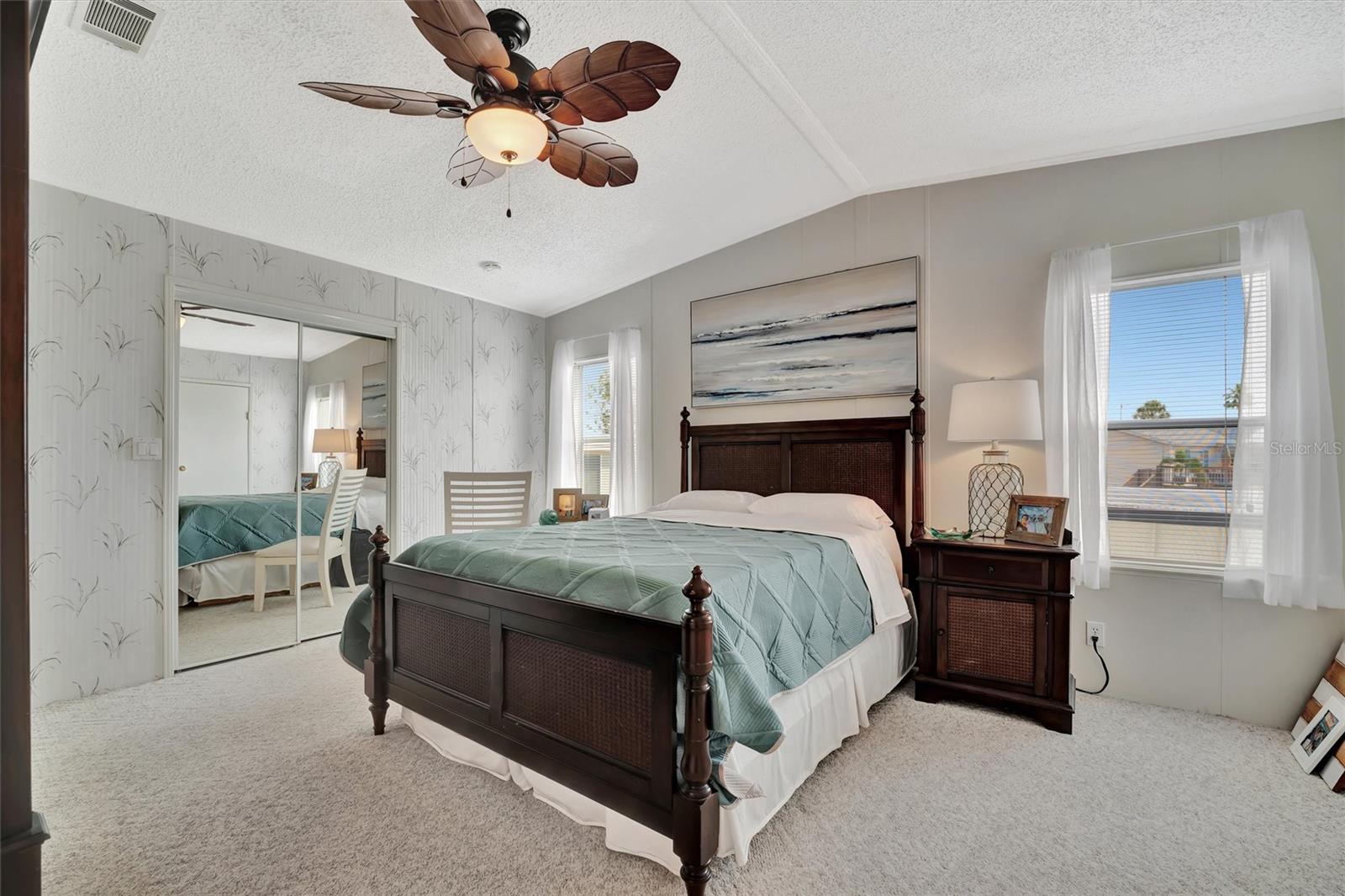 119 E SAINT JOHNS WAY