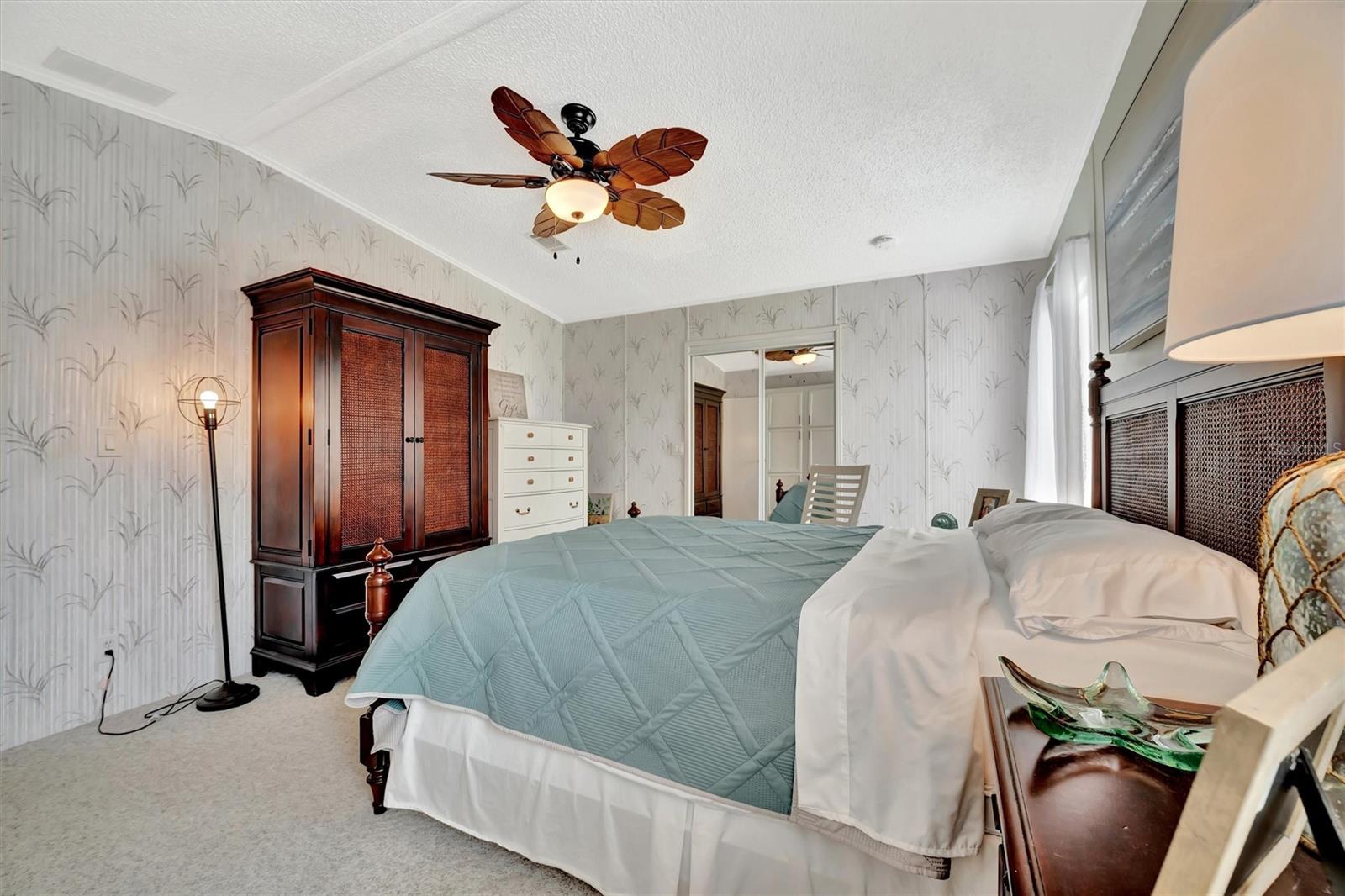 119 E SAINT JOHNS WAY