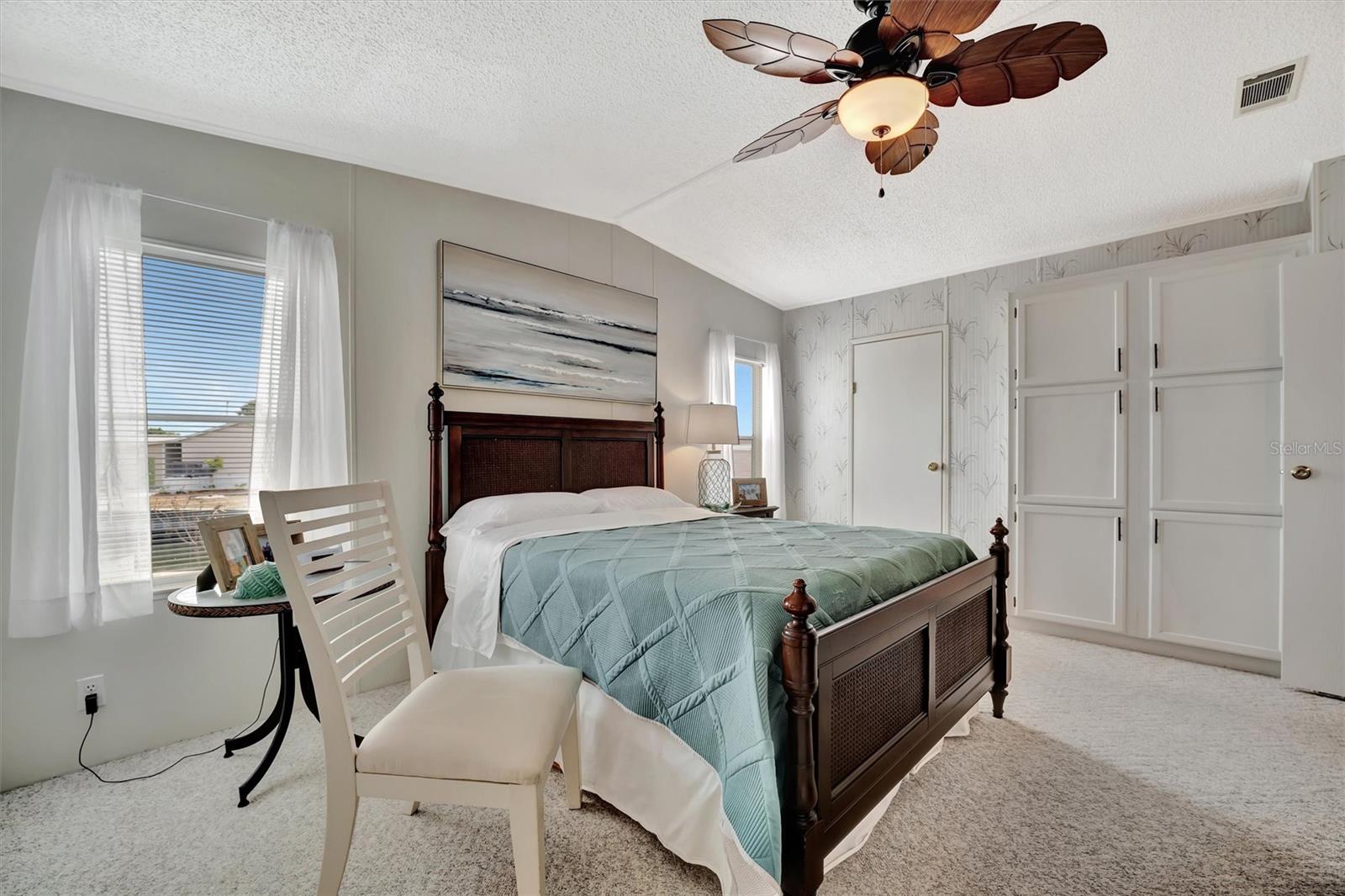 119 E SAINT JOHNS WAY