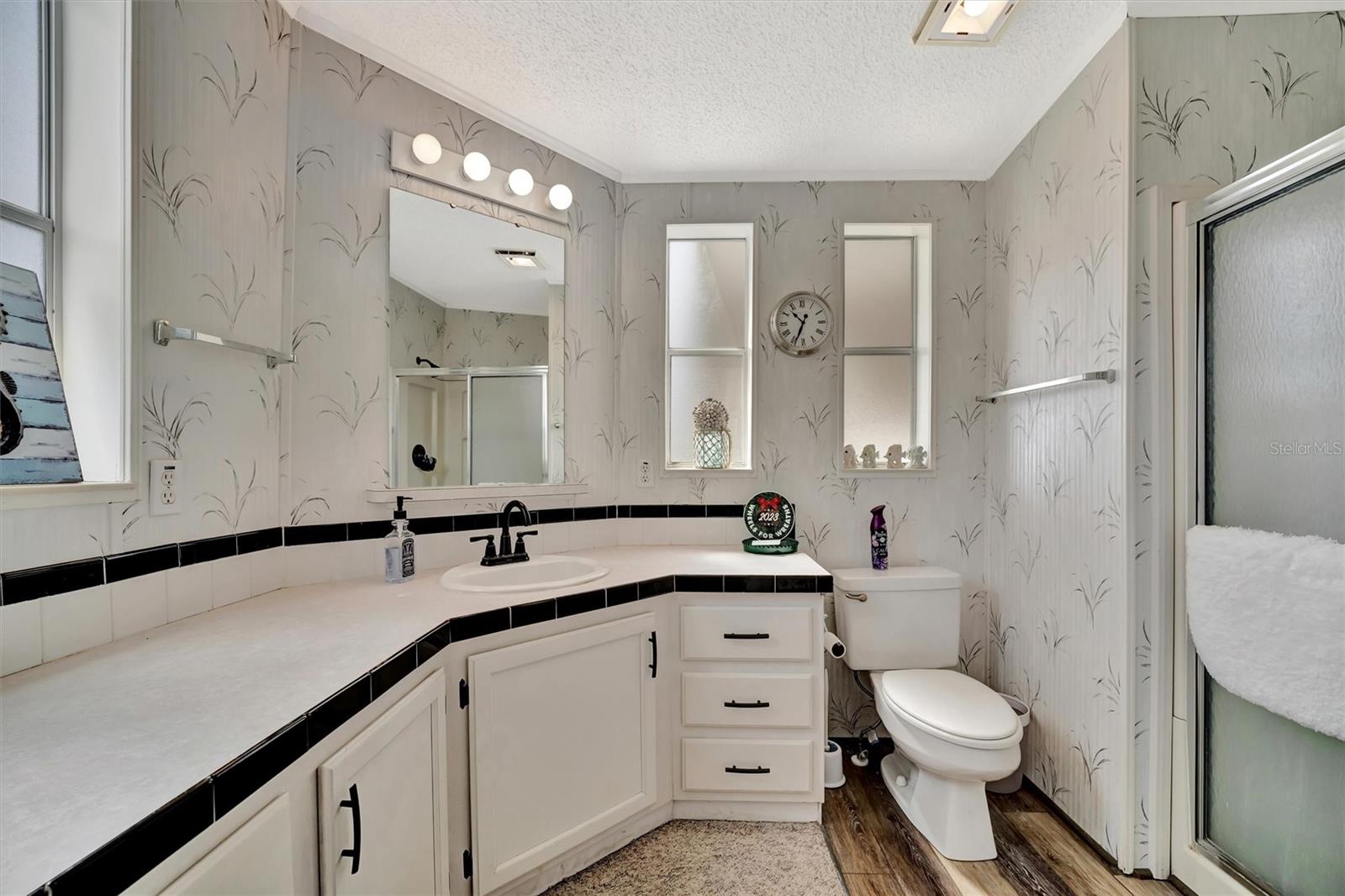 119 E SAINT JOHNS WAY