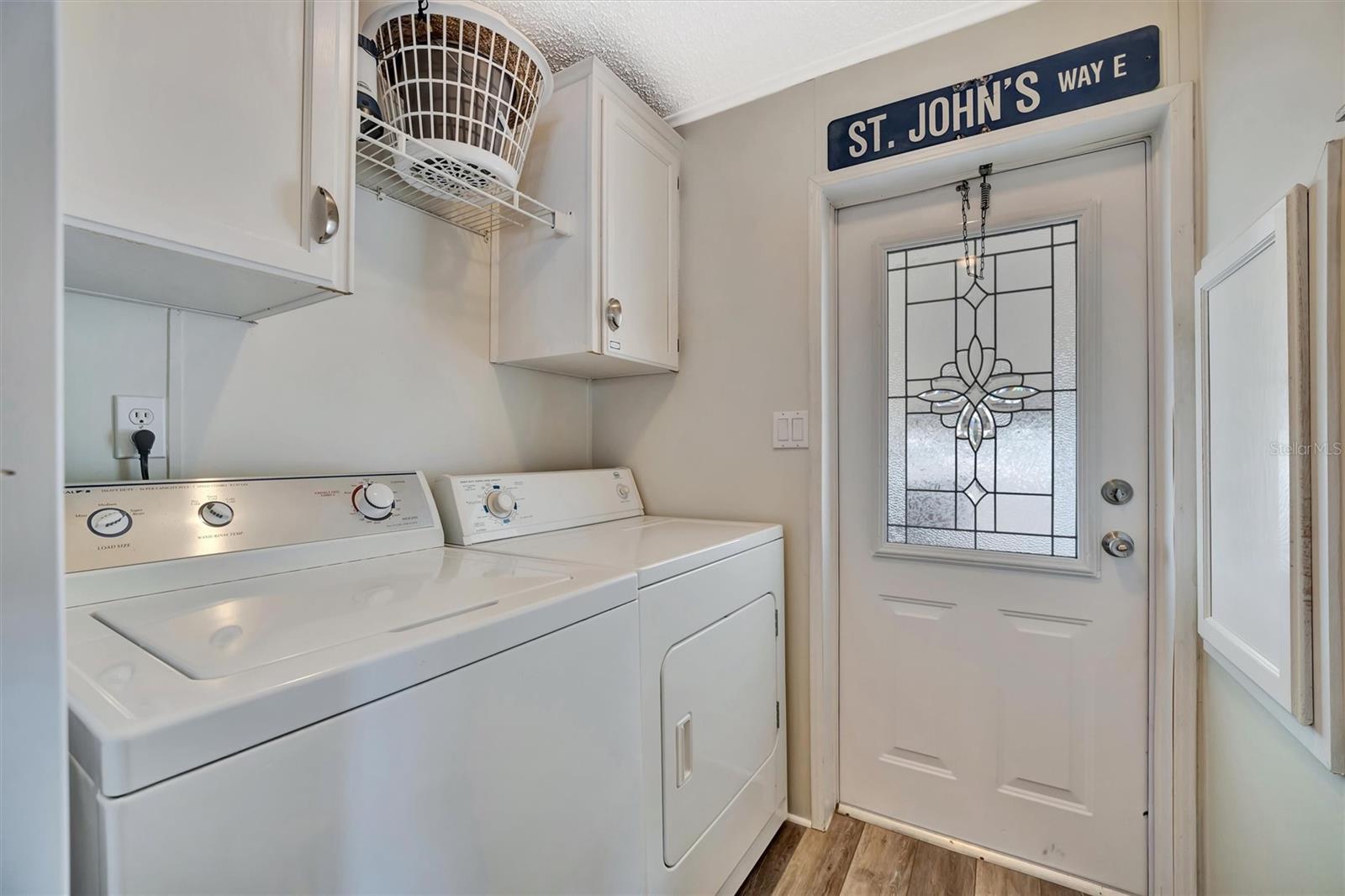 119 E SAINT JOHNS WAY
