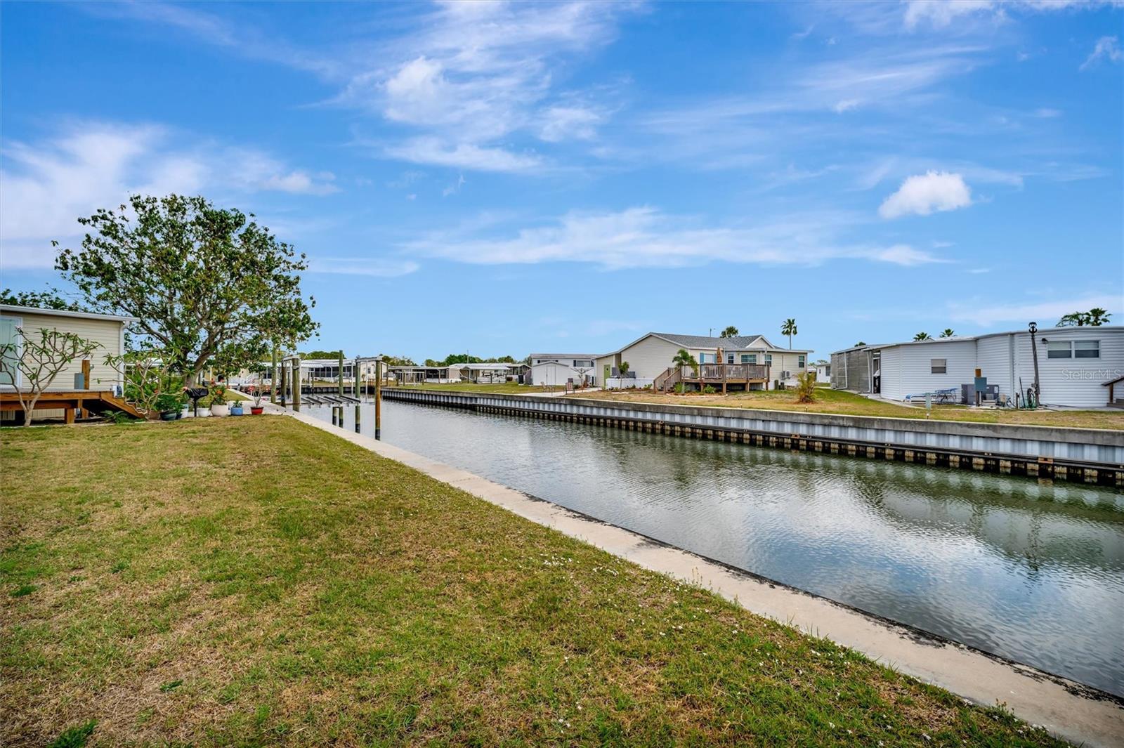 119 E SAINT JOHNS WAY