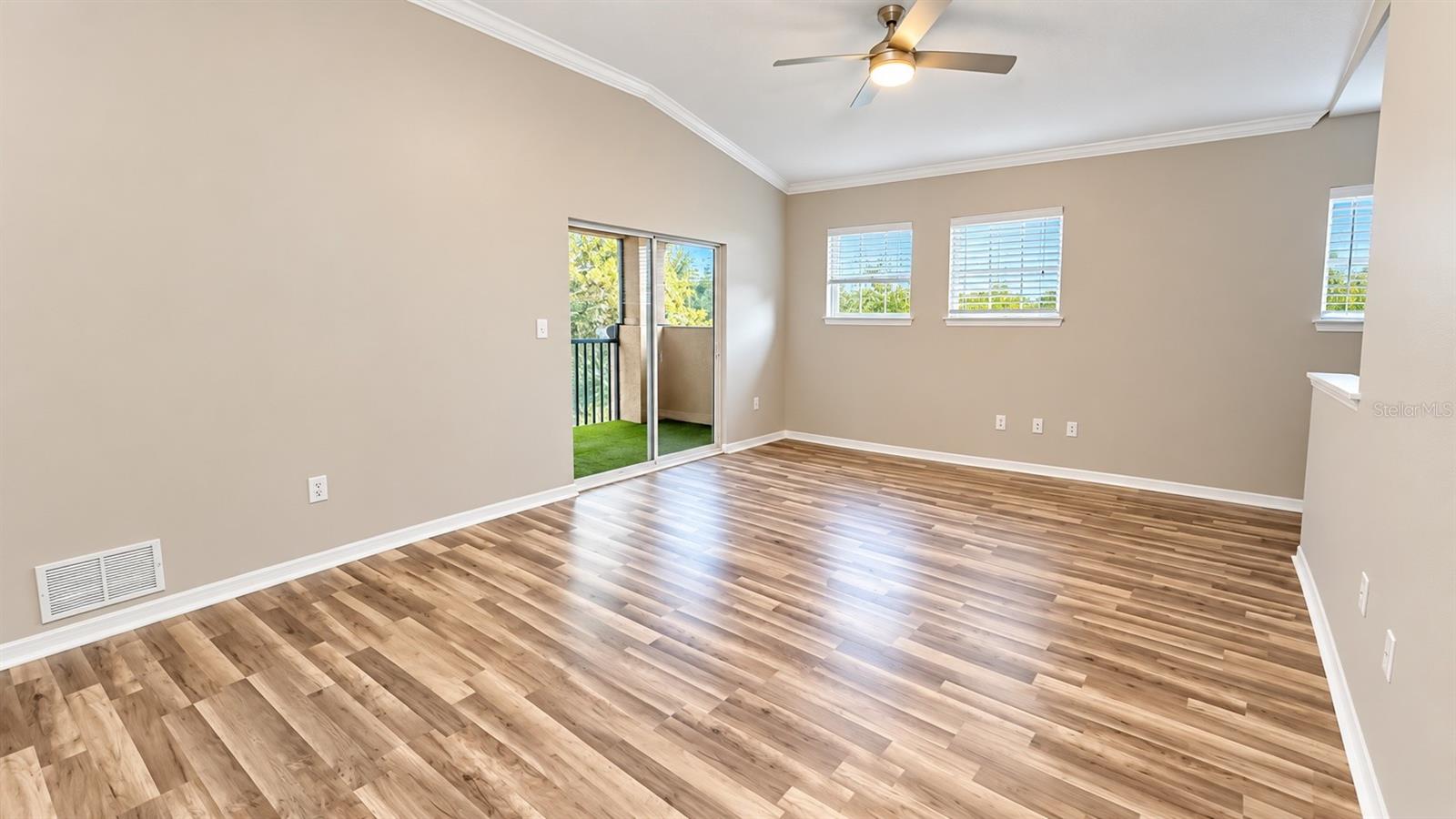 10209 COURTNEY PALMS BLVD #301