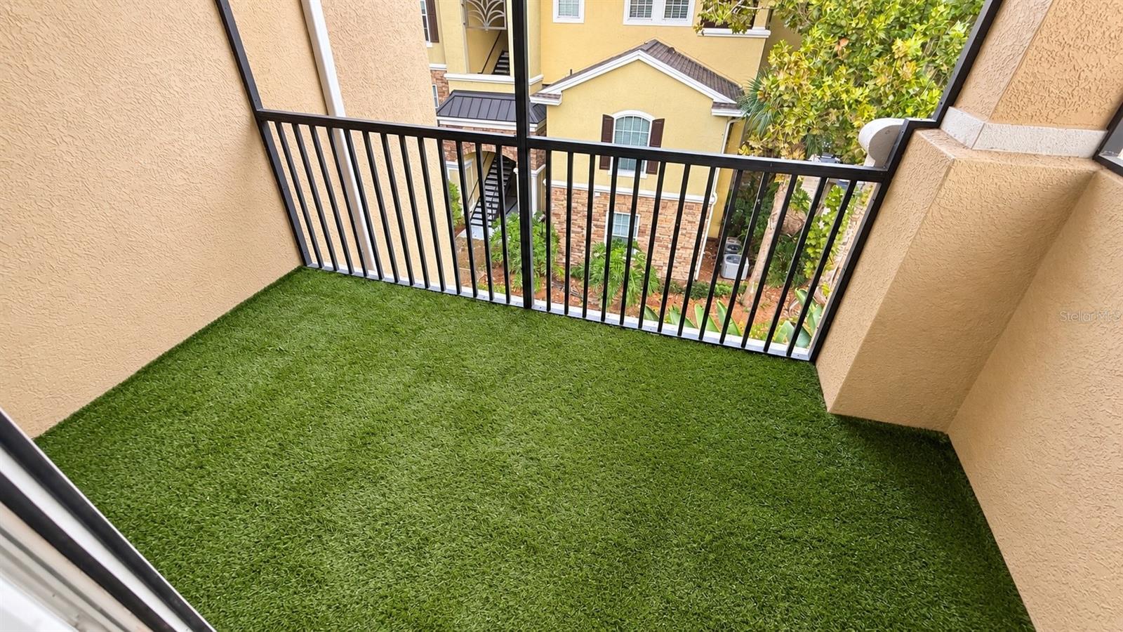10209 COURTNEY PALMS BLVD #301