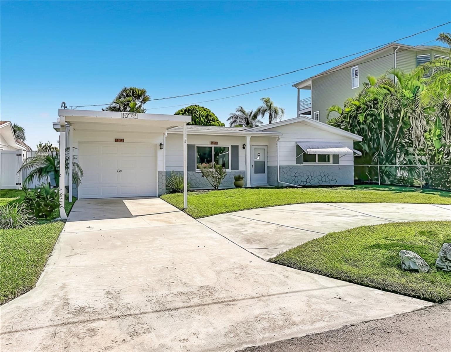 13538 LESLIE DR