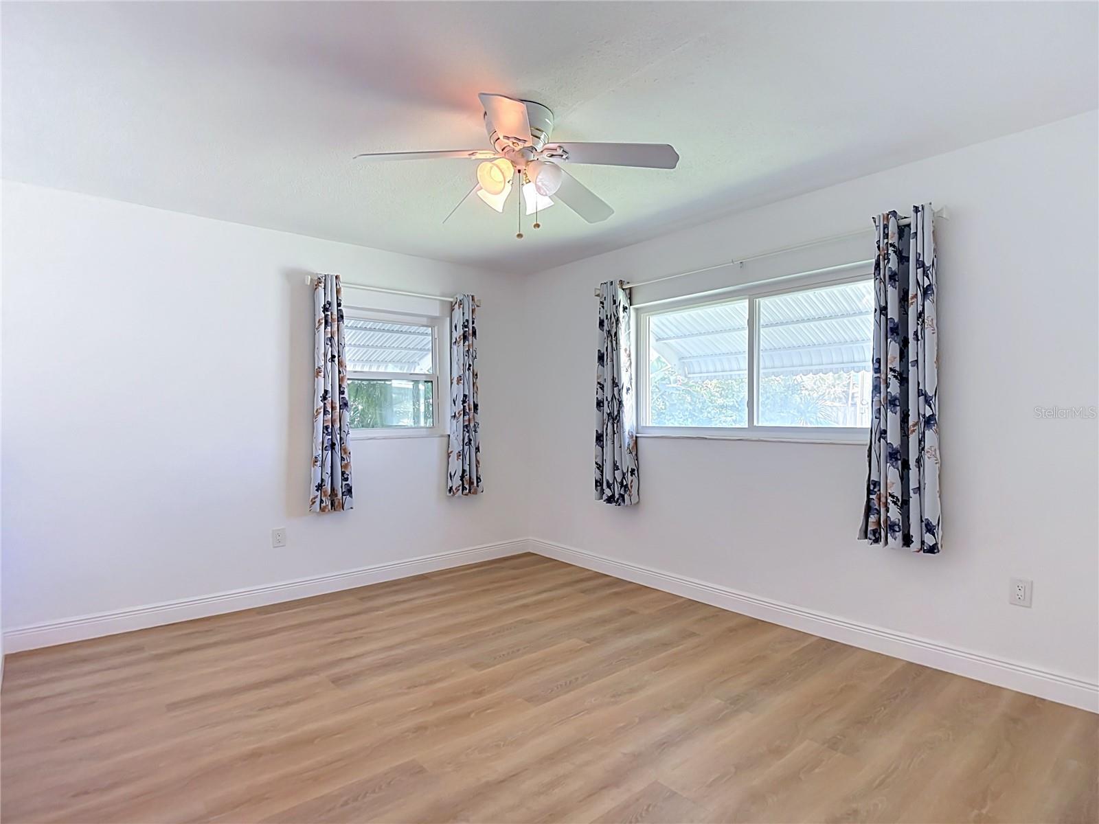 13538 LESLIE DR