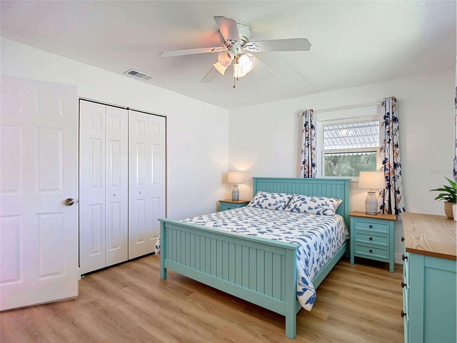 13538 LESLIE DR