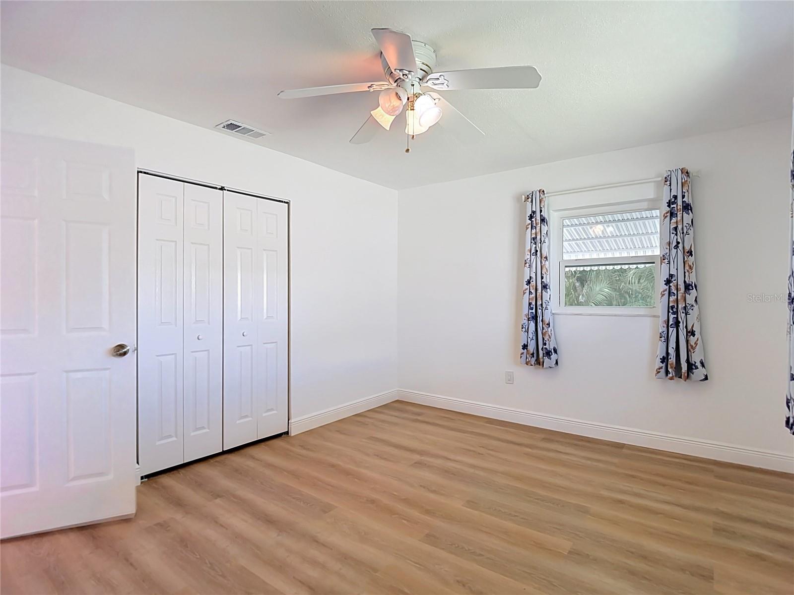 13538 LESLIE DR